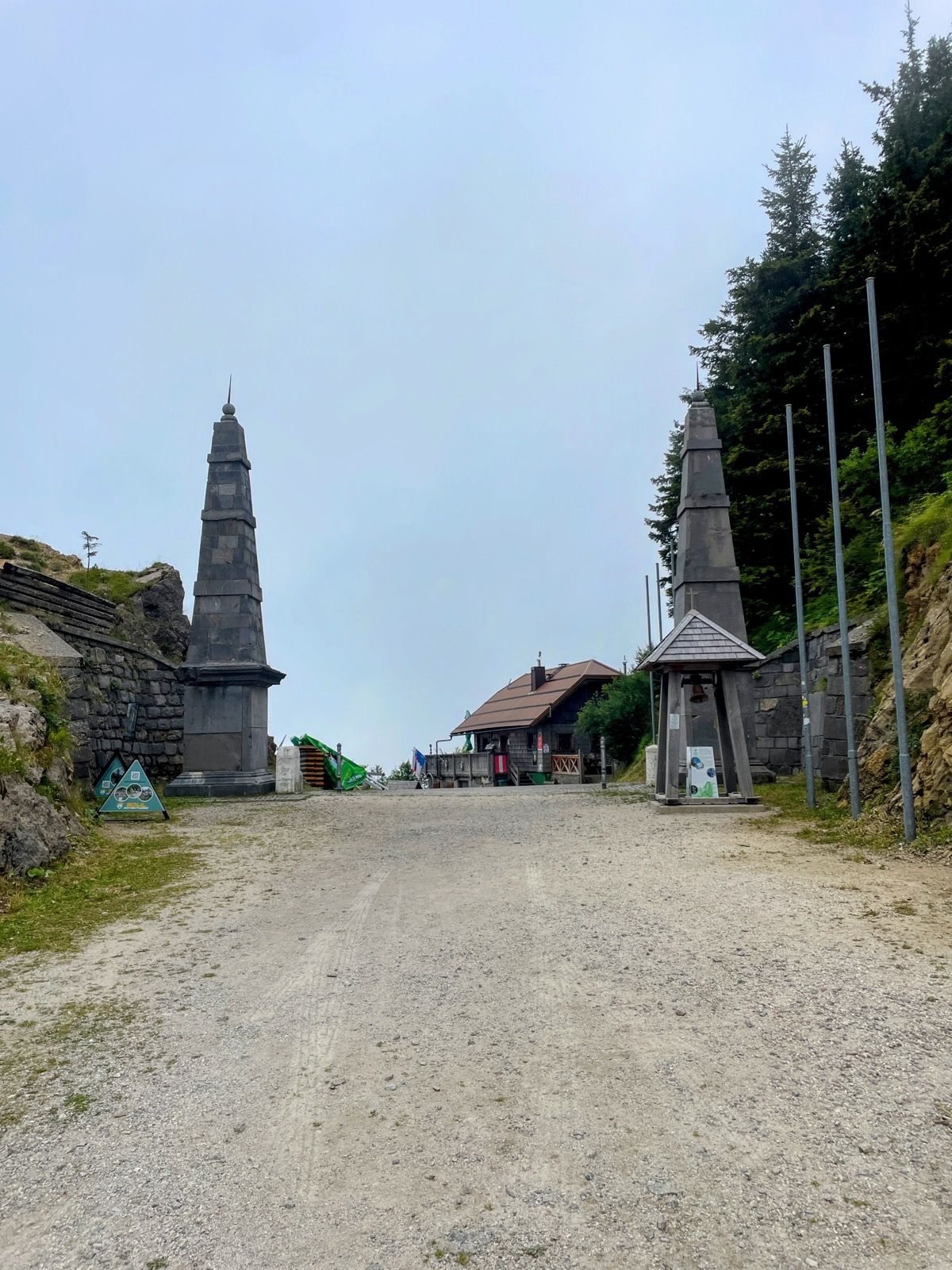 Ljubeljščica z otroki