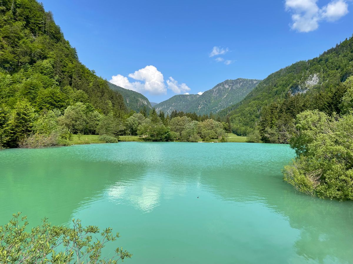 Jezero Kreda z otroki