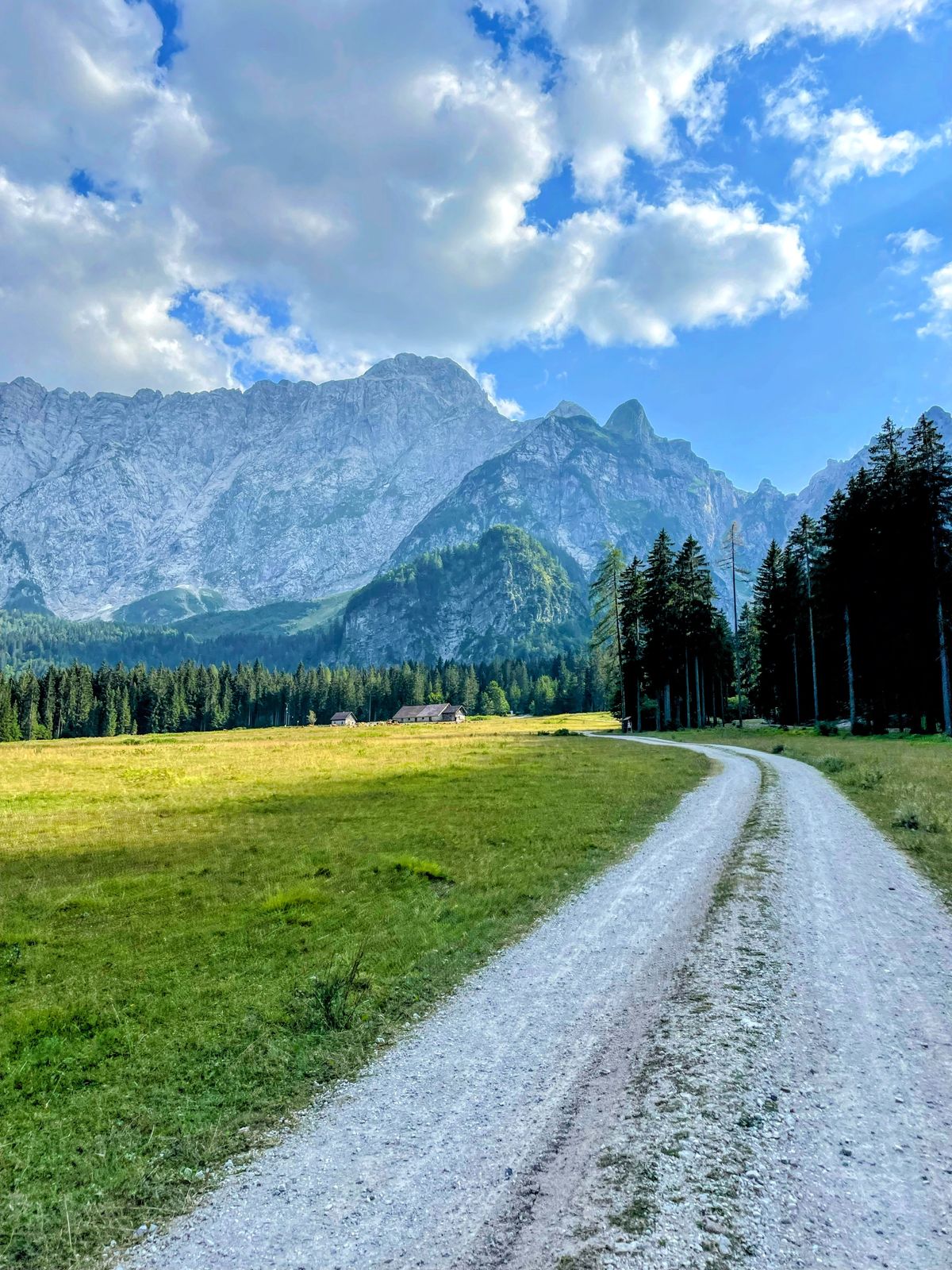 Belopeška jezera, Rifugio Zacchi